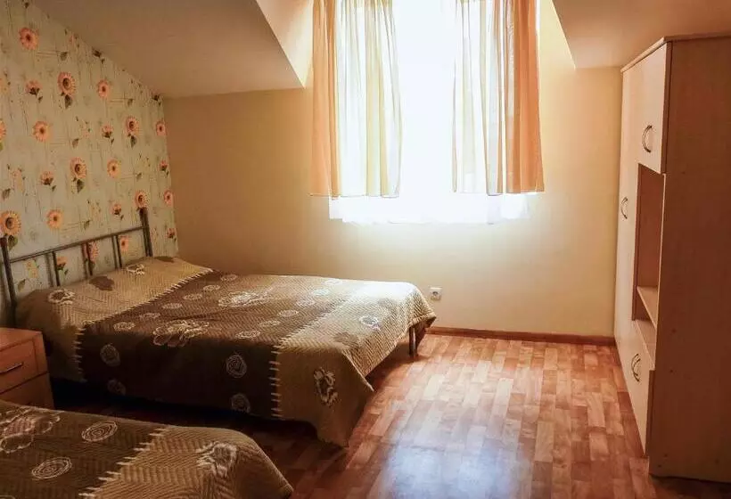 پانسیون Osobyi Guest House