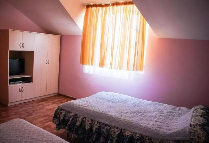 پانسیون Osobyi Guest House