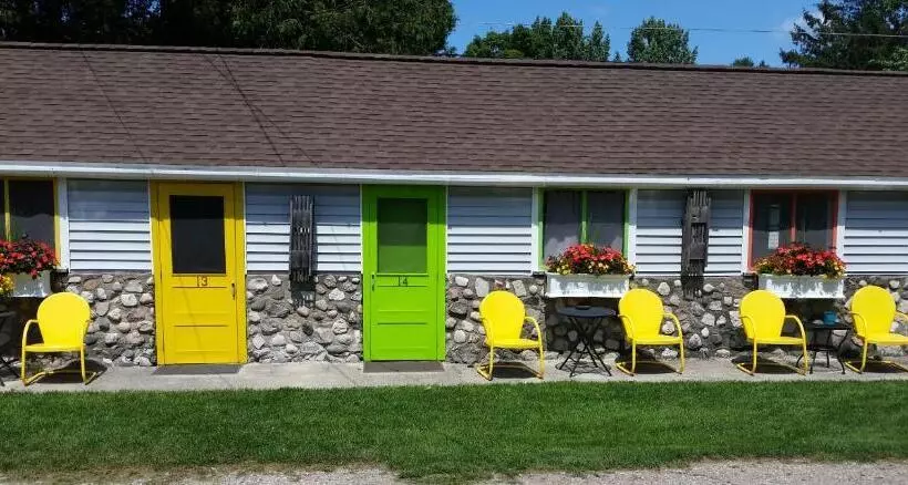 Hotelli Bay Port Lodging