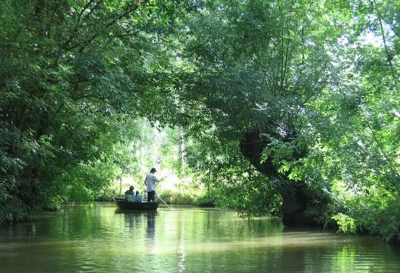 Majatalo Logis De La Roche  Niort  Chauray