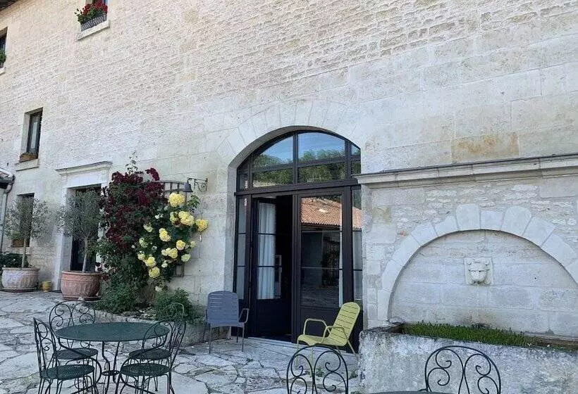 Majatalo Logis De La Roche  Niort  Chauray