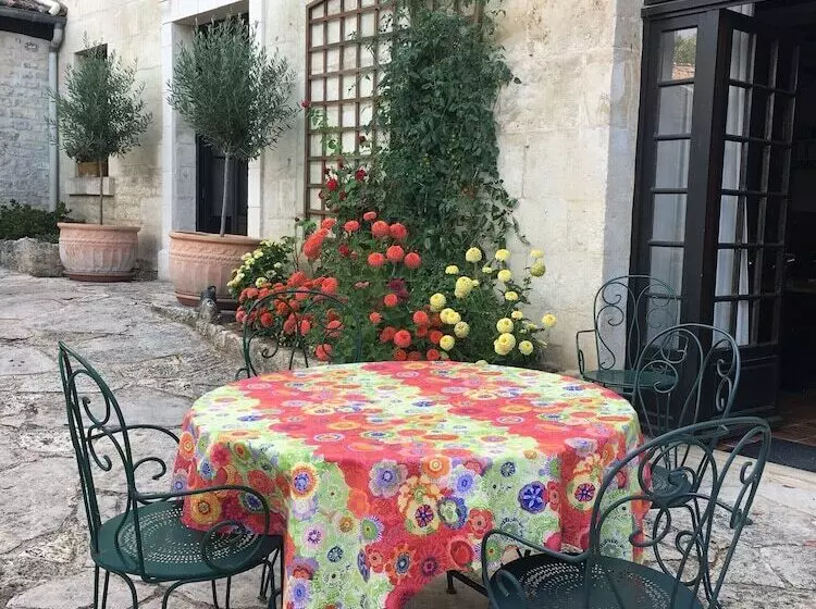 Majatalo Logis De La Roche  Niort  Chauray