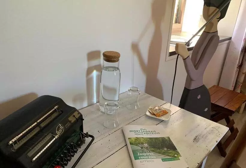 Majatalo Logis De La Roche  Niort  Chauray