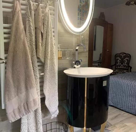 Majatalo Logis De La Roche  Niort  Chauray