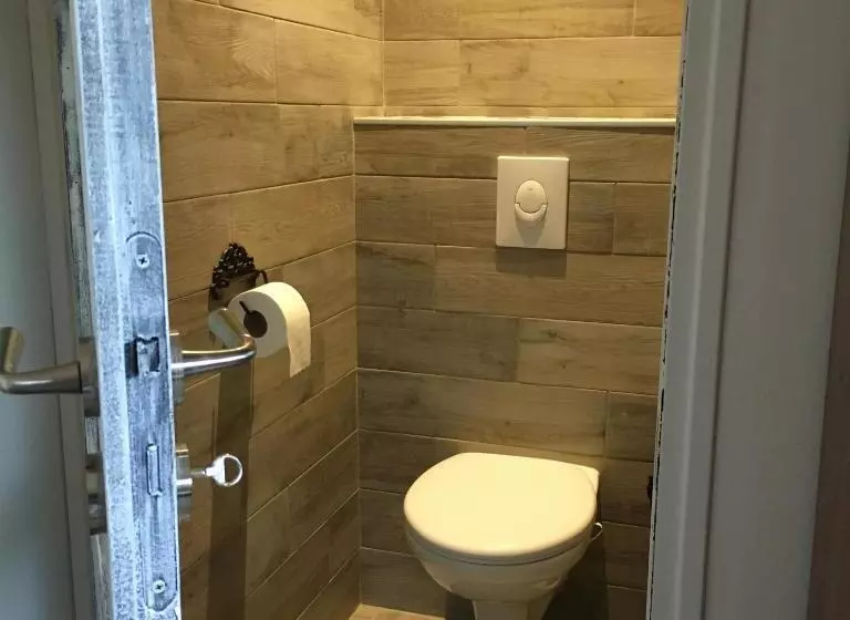 Majatalo Logis De La Roche  Niort  Chauray