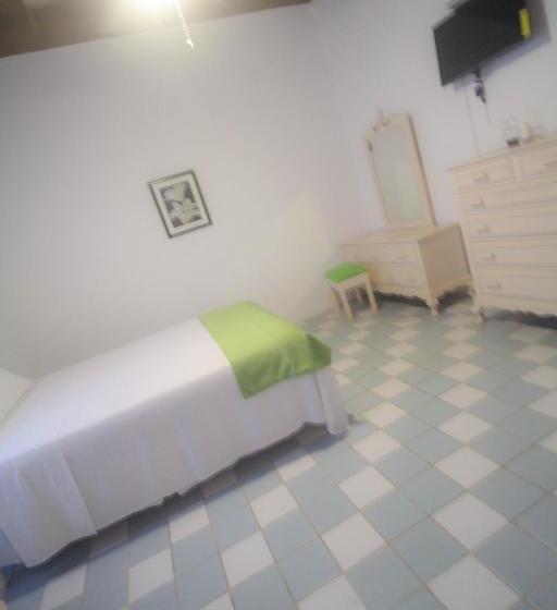 هاستل Kenwood Villas & Suites