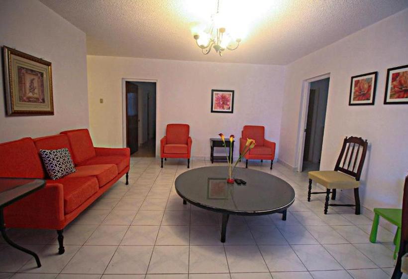 هاستل Kenwood Villas & Suites