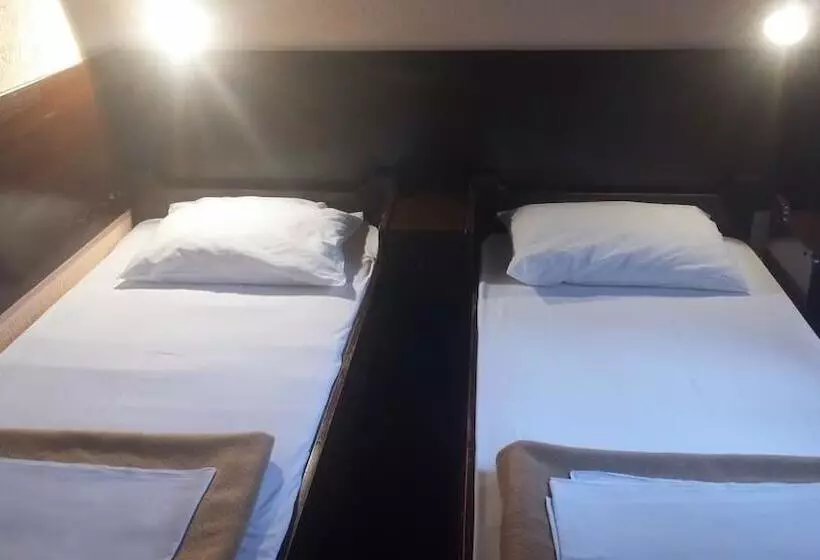 تختخواب و صبحانه Vila Panonija