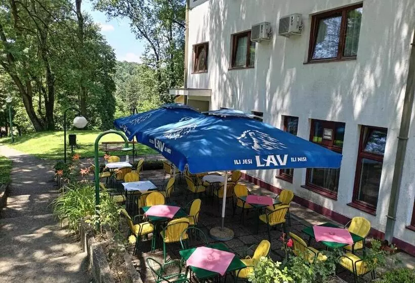 تختخواب و صبحانه Vila Panonija