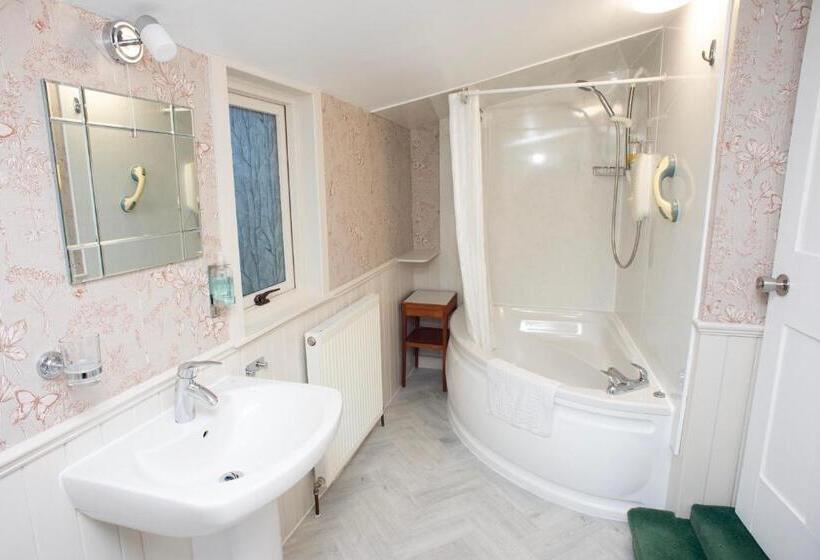 Dunvegan Bed & Breakfast