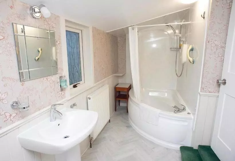 Dunvegan Bed & Breakfast