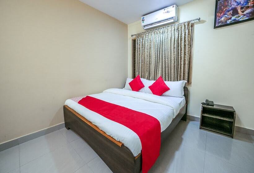Hotel Oyo 14506 Lalitha Convention