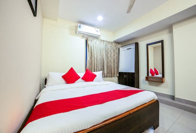 Hotel Oyo 14506 Lalitha Convention