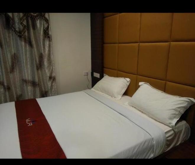 Hotel Vlr Residency