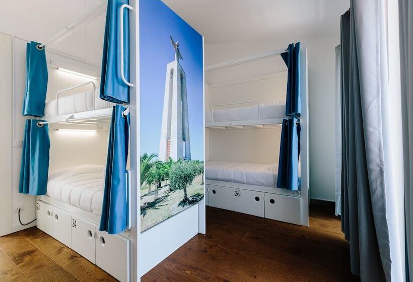Lisbon South Hostel