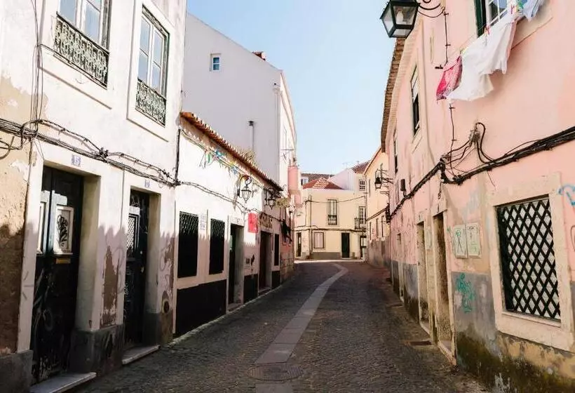 Lisbon South Hostel