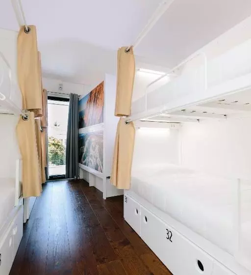 Lisbon South Hostel