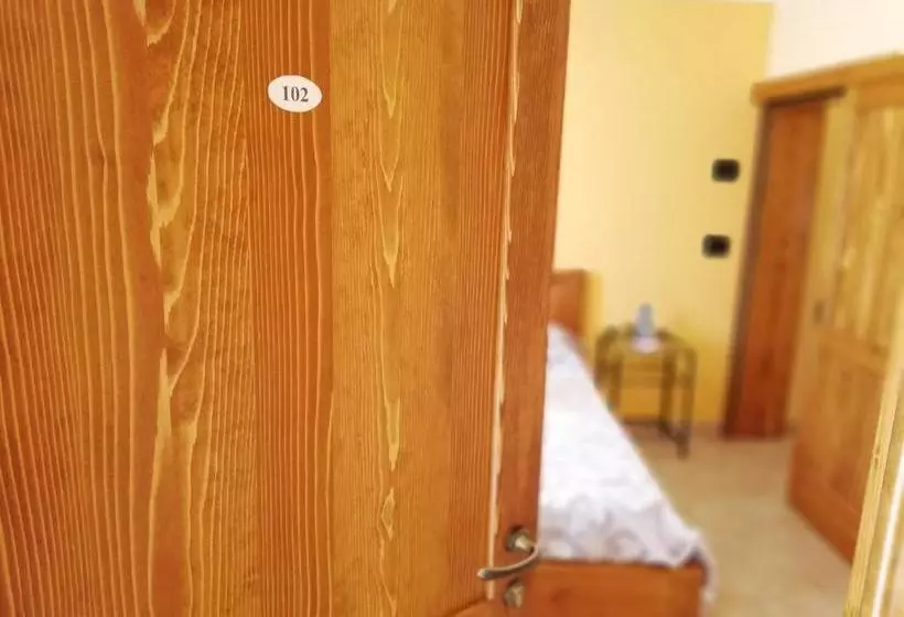 ペンション Karingo House