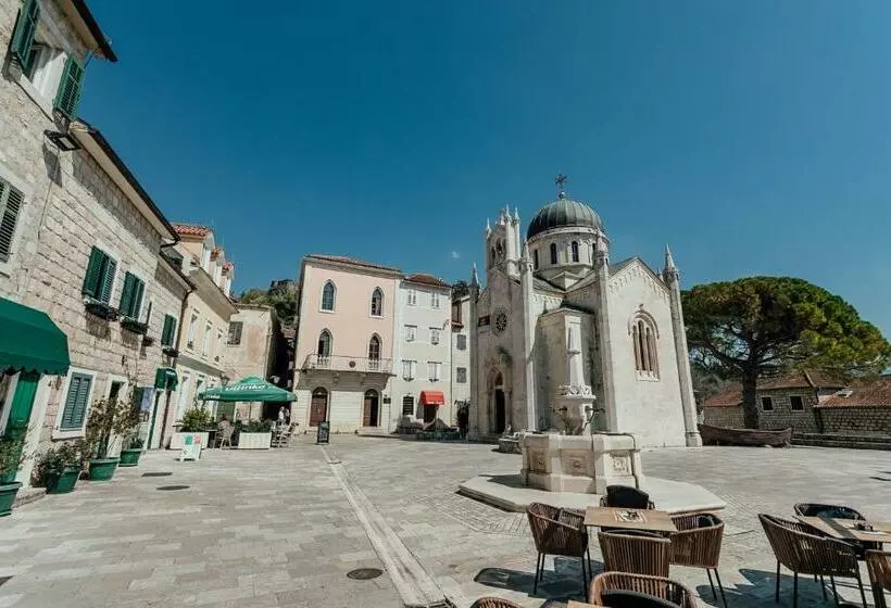 پانسیون Stone House Herceg Novi