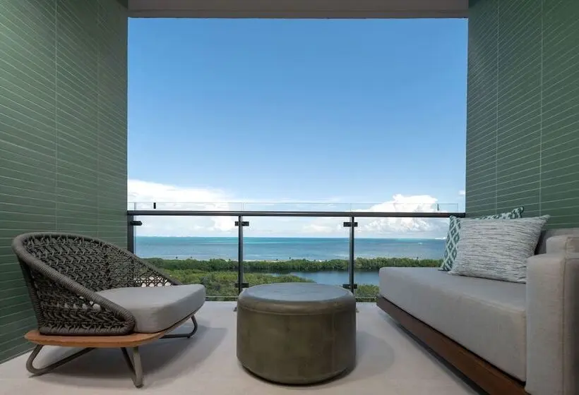 Grand Hyatt Cancun Beach Resort