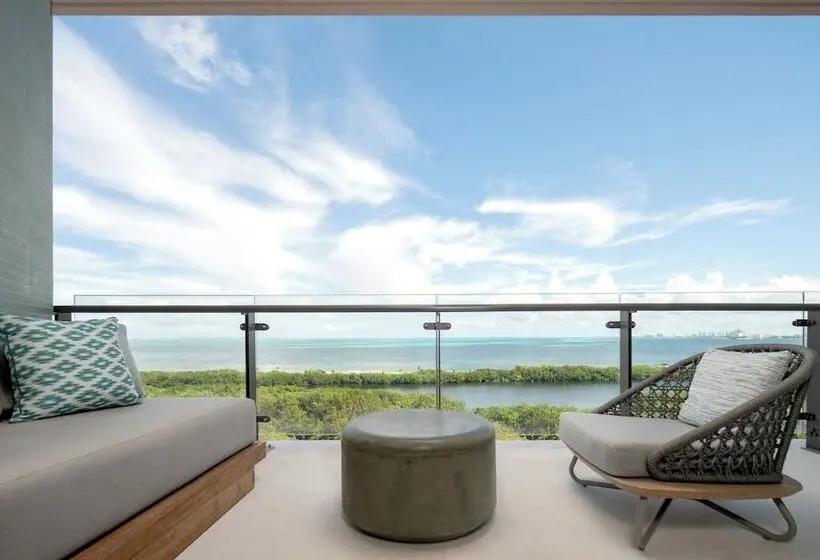 Grand Hyatt Cancun Beach Resort