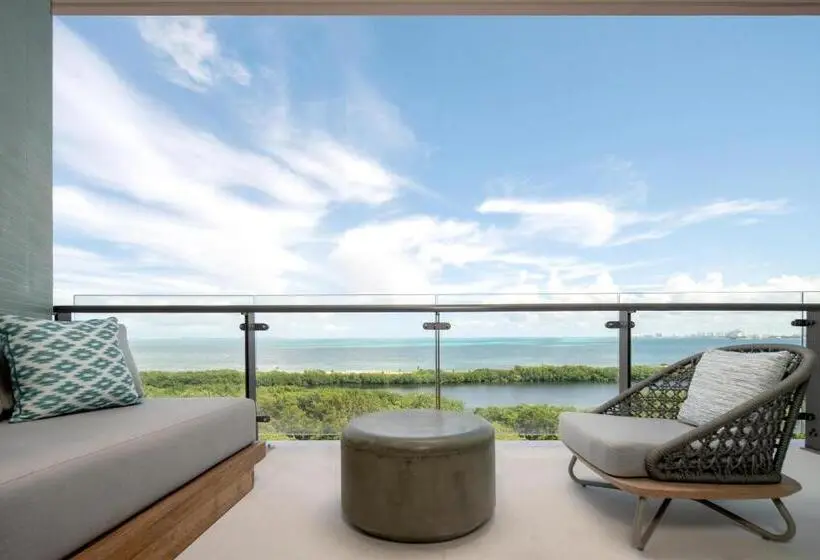 Grand Hyatt Cancun Beach Resort