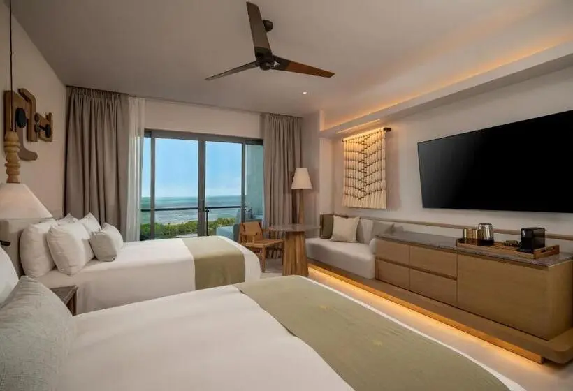 Grand Hyatt Cancun Beach Resort