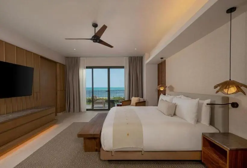 Grand Hyatt Cancun Beach Resort