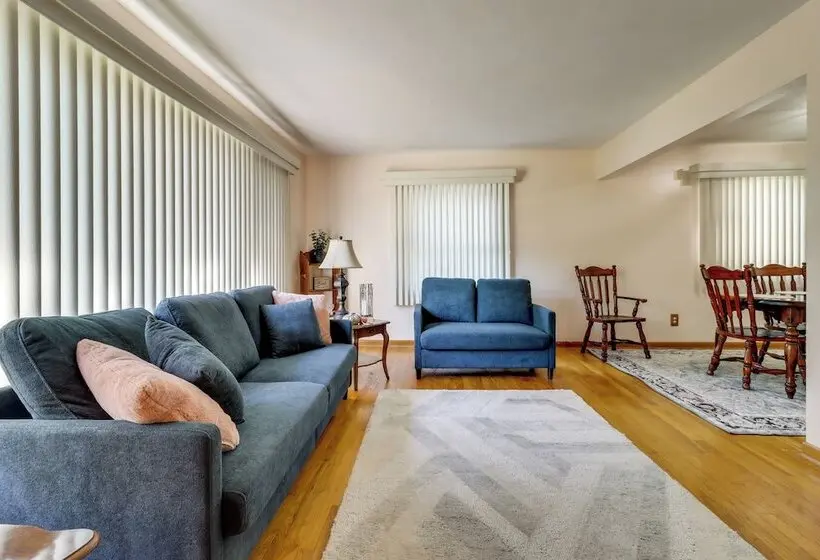 5 Mi To Lake Erie! Cozy Monroe Home & Private Yard
