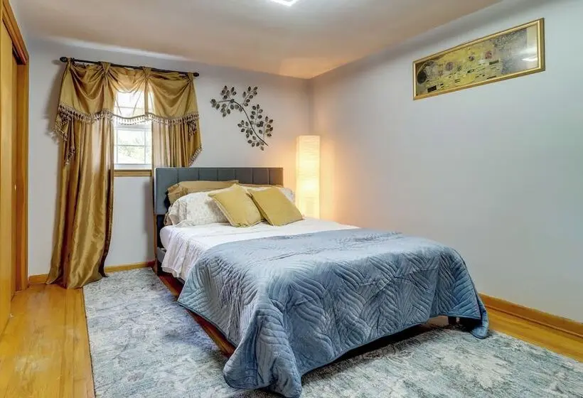5 Mi To Lake Erie! Cozy Monroe Home & Private Yard