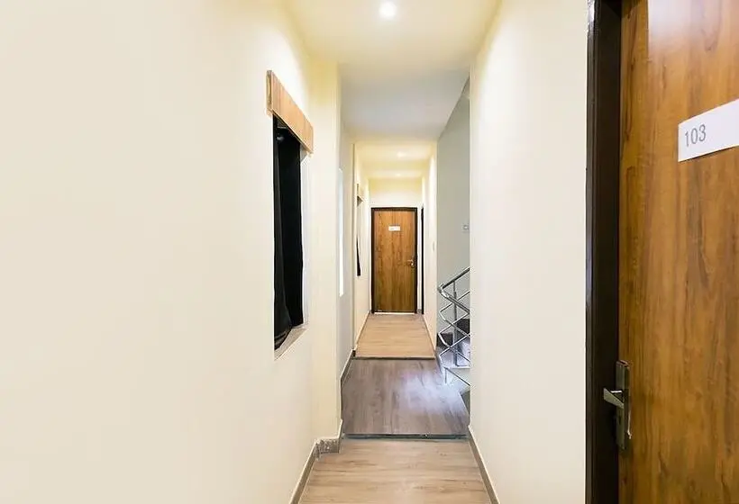 Fabhotel Cozy Stay