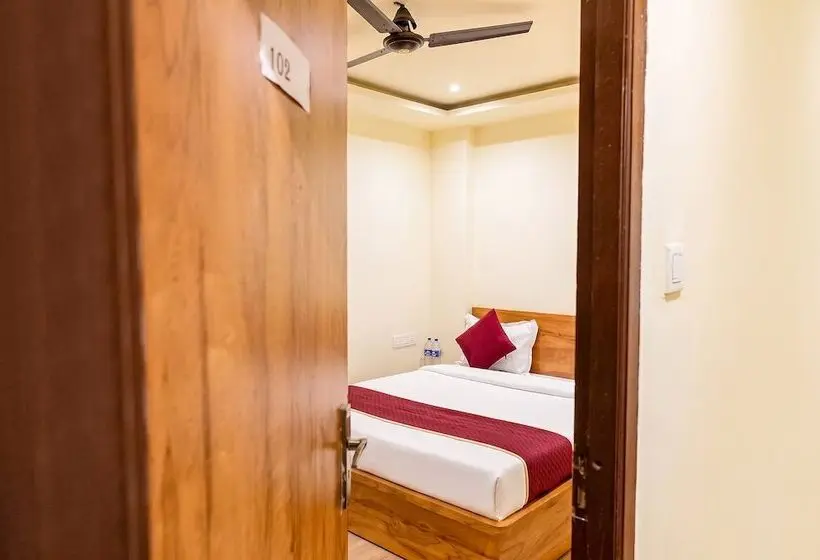 Fabhotel Cozy Stay