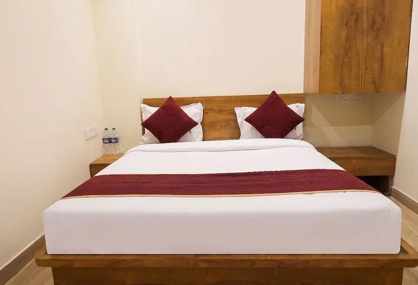 Fabhotel Cozy Stay