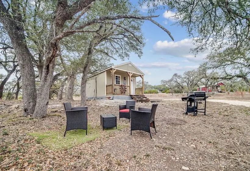 Hill Country Cabin 2