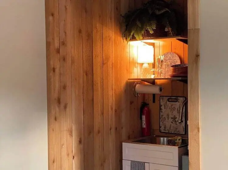 Hill Country Cabin 2