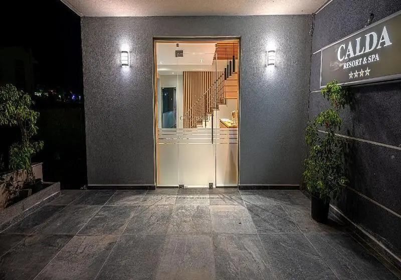 Hotelli Calda Resort