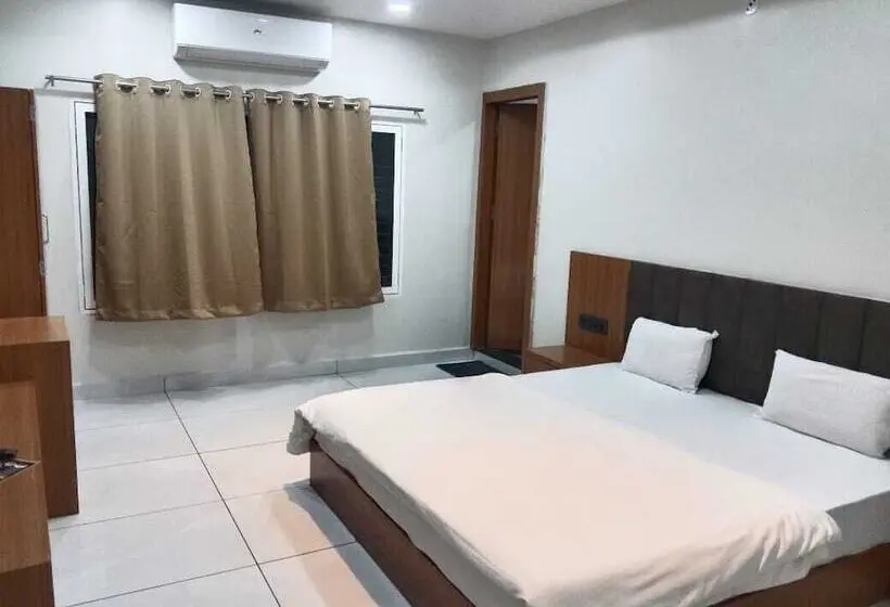 Hotel Grand Dev Krishna