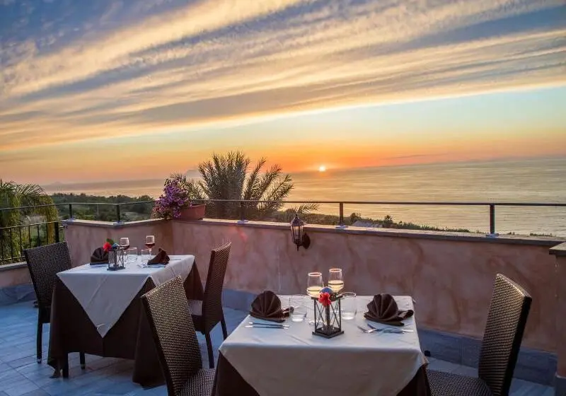 هتل Hotiday Tropea Parghelia
