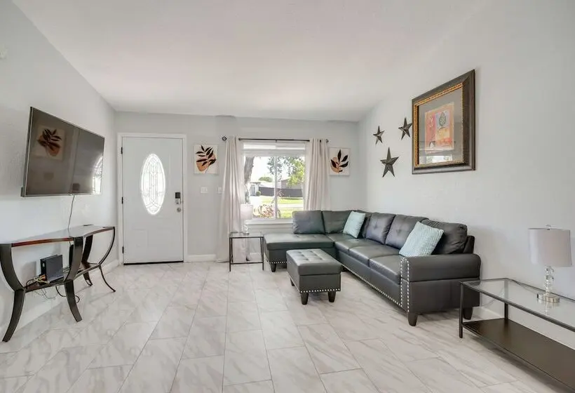 Large Yard, Porch! Pet Friendly Home In Palm Bay