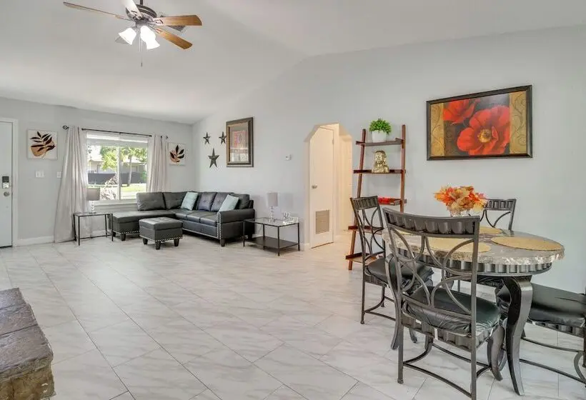Large Yard, Porch! Pet Friendly Home In Palm Bay