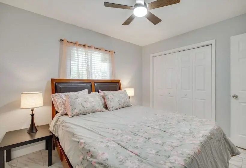 Large Yard, Porch! Pet Friendly Home In Palm Bay