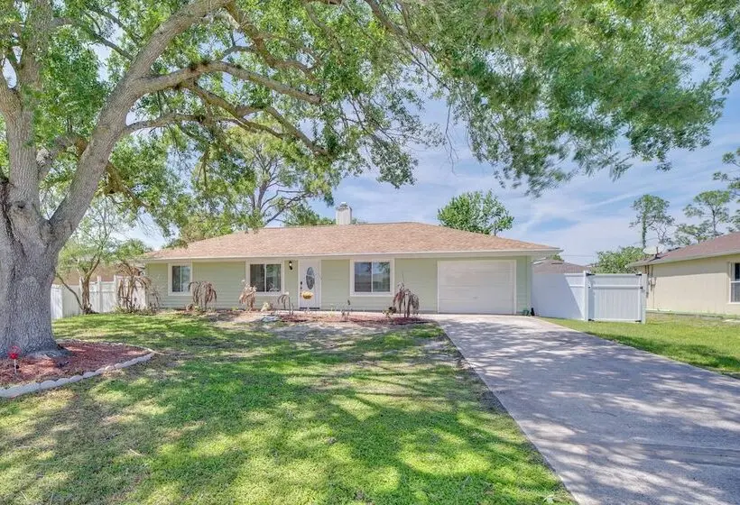 Large Yard, Porch! Pet Friendly Home In Palm Bay