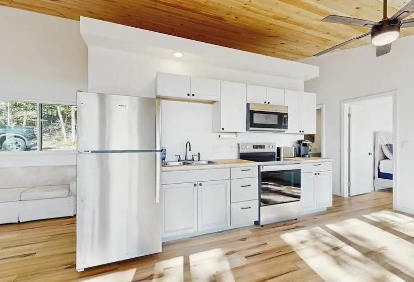Modern Maine Cottage With River Views, Deck, And A Convenient Washer/dryer