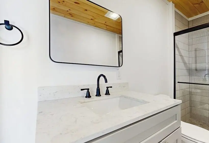 Modern Maine Cottage With River Views, Deck, And A Convenient Washer/dryer
