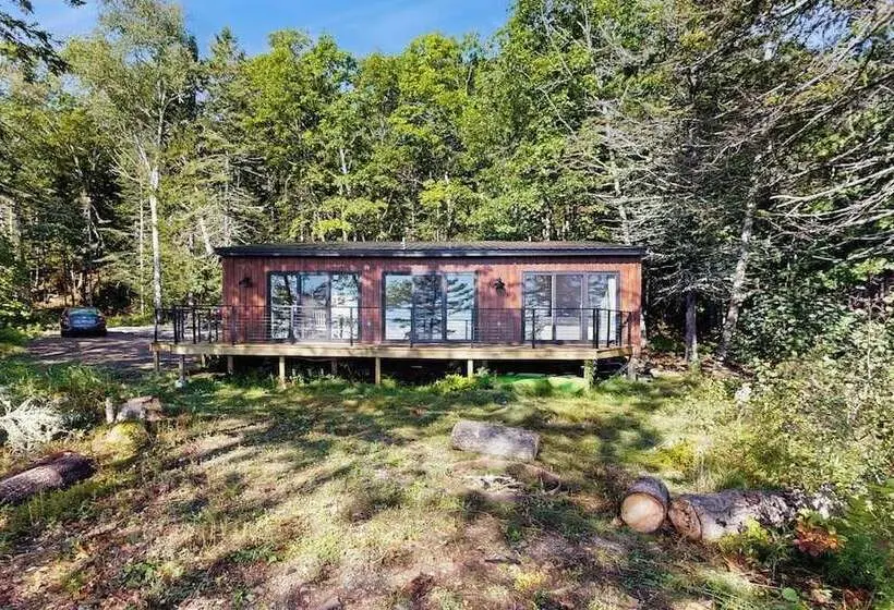 Modern Maine Cottage With River Views, Deck, And A Convenient Washer/dryer
