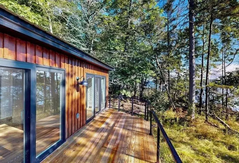 Modern Maine Cottage With River Views, Deck, And A Convenient Washer/dryer