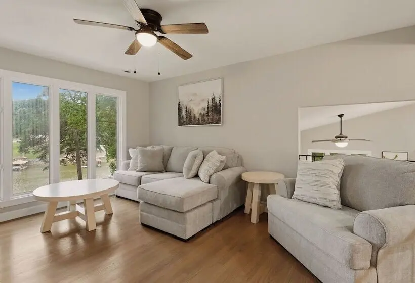 Poolside Paradise By Avantstay Waterfront Home + Pool + Spa Dock + Game Room Near Hiking