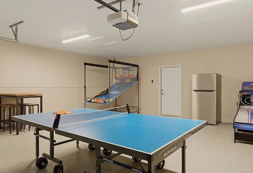 Poolside Paradise By Avantstay Waterfront Home + Pool + Spa Dock + Game Room Near Hiking