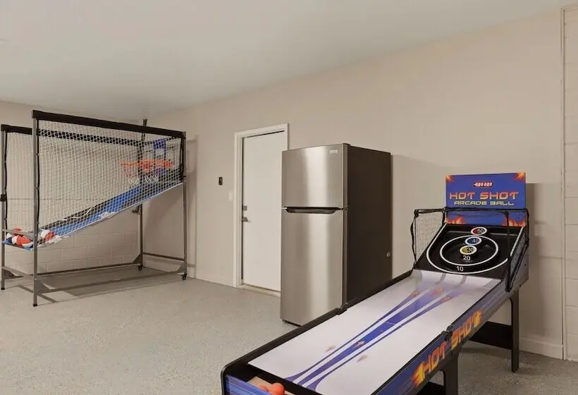 Poolside Paradise By Avantstay Waterfront Home + Pool + Spa Dock + Game Room Near Hiking