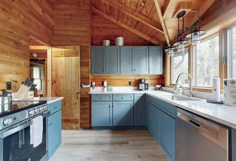 River View Home W/ Lovely Deck, Views & Fireplace